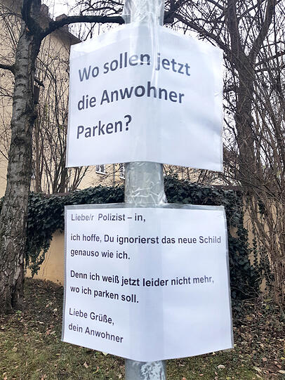 Die Anwohner sind sauer - und wollen das Halteverbot nicht hinnehmen. Die Anwohner sind sauer - und wollen das Halteverbot nicht hinnehmen.