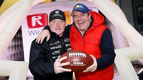 Joey Kelly und RTL-Charity-Gesamtleiter Wolfram Kons.