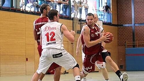 Der Hoffnungsträger der Nürnberger Pro-B-Basketballer: Sebastian Hänel (rechts). Der Hoffnungsträger der Nürnberger Pro-B-Basketballer: Sebastian Hänel (rechts).