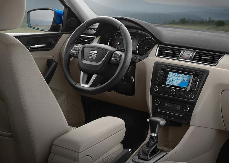 Der aktuelle Seat Toledo ist ein kompaktes Auto, das viel Platz für Passagieer und Gepäck bietet, sich einfach bedienen lässt und das auch preislich im Rahmen bleibt.