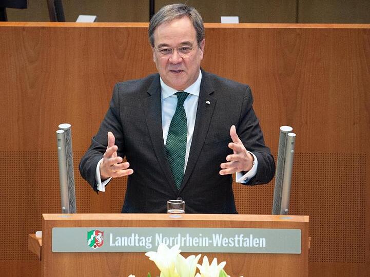 Armin Laschet (CDU) las früher in den Büchern von Karl Marx und Friedrich Engels.