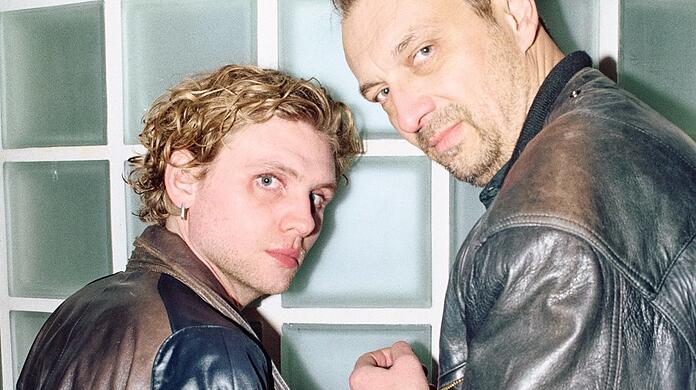 Steven Scharf (re.) als John Falstaff mit Johannes Nussbaum als Königssohn in "Sankt Falstaff".