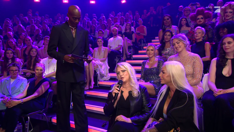 Sarah Knappik und Gina-Lisa Lohfink zeigten sich beim "Germany's next Topmodel"-Finale gemeinsam im Publikum. Sarah Knappik und Gina-Lisa Lohfink zeigten sich beim "Germany's next Topmodel"-Finale gemeinsam im Publikum.