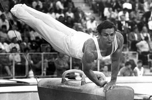 Der damalige DDR-Turner Klaus Köste, aufgenommen während seiner Kür am Seitpferd bei den Olympischen Sommerspiele in München am 30.08.1972.