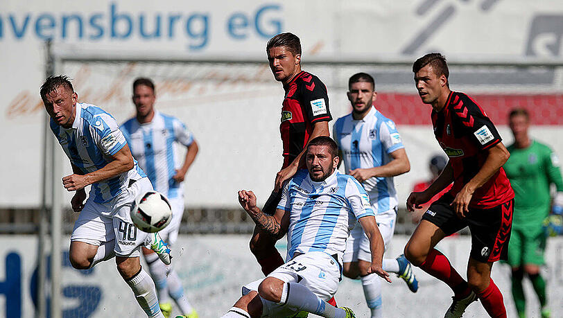 Mit Doppelspitze Olic und Mölders: Der TSV 1860 testete am Samstag in Ravensburg gegen den SC Freiburg. Mit Doppelspitze Olic und Mölders: Der TSV 1860 testete am Samstag in Ravensburg gegen den SC Freiburg.