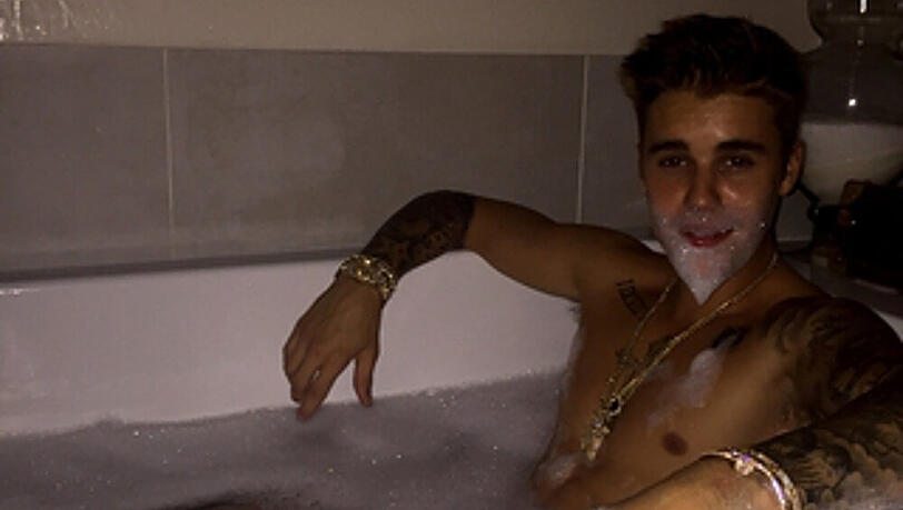 Justin Bieber im Schaumbad Justin Bieber im Schaumbad
