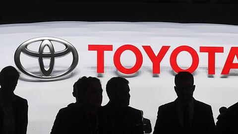 Japans größter Autobauer meldet einen Einbruch der Produktion.