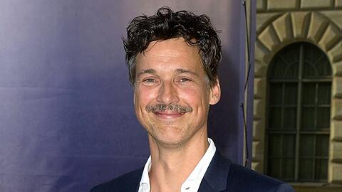 Film- und Fernsehstar Florian David Fitz feiert bald runden Geburtstag und steckt mitten in den Vorbereitungen für eine große Party.