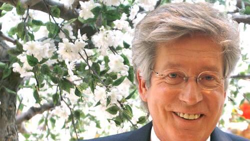 AZ-Interview mit Hans-Jürgen Gladasch, dem Geschäftsführer der Karstadt-Filiale am Hauptbahnhof. AZ-Interview mit Hans-Jürgen Gladasch, dem Geschäftsführer der Karstadt-Filiale am Hauptbahnhof.
