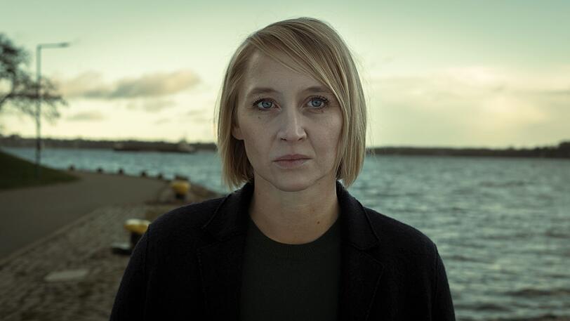 Nora (Anna Maria Mühe) läuft die Zeit davon. Soll sie sich ihrem Chef Geissler anvertrauen? Nora (Anna Maria Mühe) läuft die Zeit davon. Soll sie sich ihrem Chef Geissler anvertrauen?