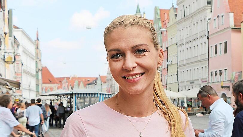 Lina Carlisle (40) ist von München nach Landshut gezogen. Die Altstadt ist ihre neue Maximilianstraße. Lina Carlisle (40) ist von München nach Landshut gezogen. Die Altstadt ist ihre neue Maximilianstraße.