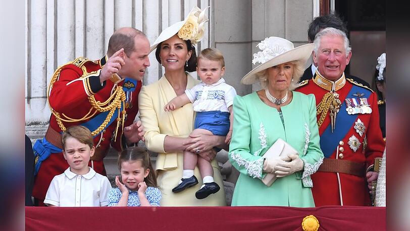 König Charles III. (r.) hat die militärischen Titel seine Familie neu geordnet.