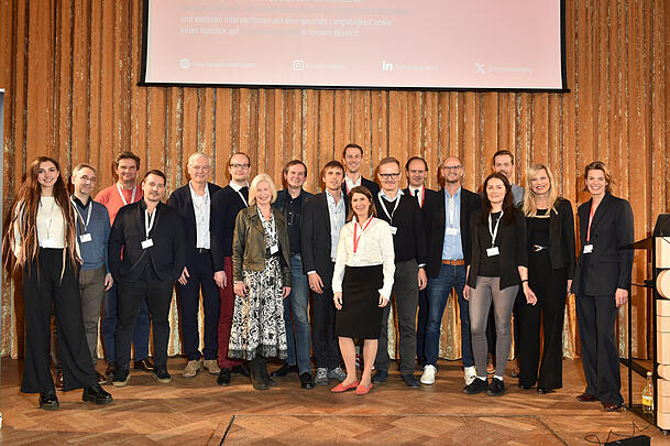 Speaker
Turn Around Aging Konferenz im Künstlerhaus München am 08.03.2024
/ Foto: BrauerPhotos / G. Nitschke Speaker
Turn Around Aging Konferenz im Künstlerhaus München am 08.03.2024
/ Foto: BrauerPhotos / G. Nitschke