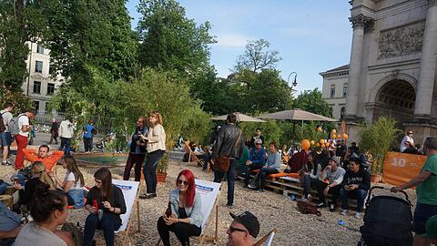 Schnell voran kamen die 300 000 Besucher zwischen Topfpalmen und Liegestühlen nicht. War aber auch nicht Sinn der Sache.