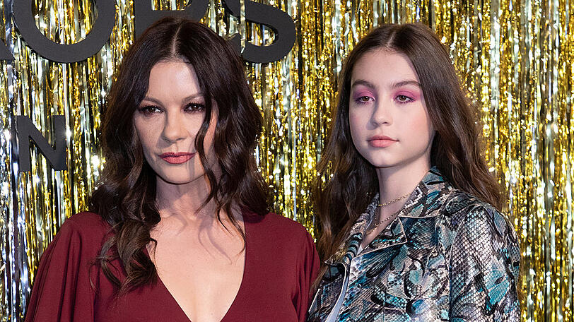 Catherine Zeta-Jones und Tochter Carys Douglas bei einer Modenschau in New York