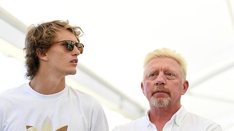 Alexander Zverev (l) will in der Weltrangliste noch weiter nach oben klettern. Boris Becker sieht dafür gute Chancen.
