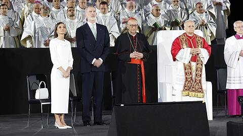 Das spanische K&ouml;nigspaar besuchte den Gottesdienst von Papst Leo XIV. in der Basilika.