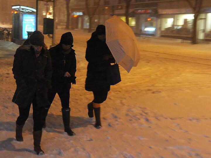 Besser zu Fuß unterwegs sind wegen der Schneemassen zurzeit auch die New Yorker.