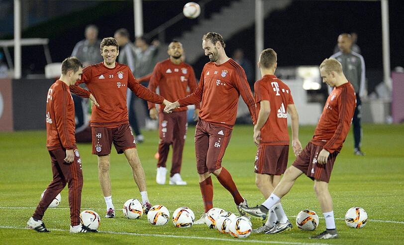 Die Bilder vom ersten Bayern-Trainig in Doha (Katar)