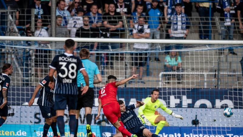 Suat Serdar (M) trifft beim 1:3-Auswärtserfolg von Hertha BSC beim VfL Bochum doppelt - hier erzielt er das 0:1.