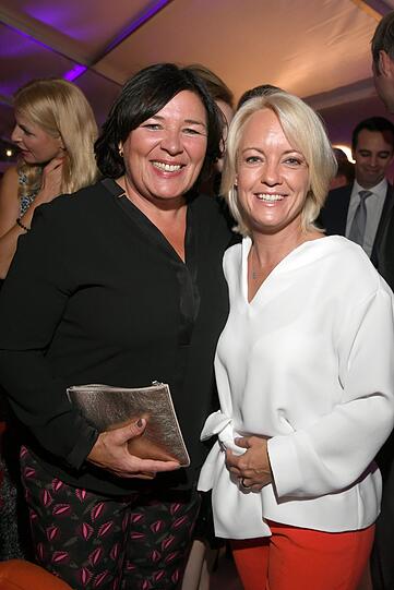 Vera Int-Veen mit Frau Obi