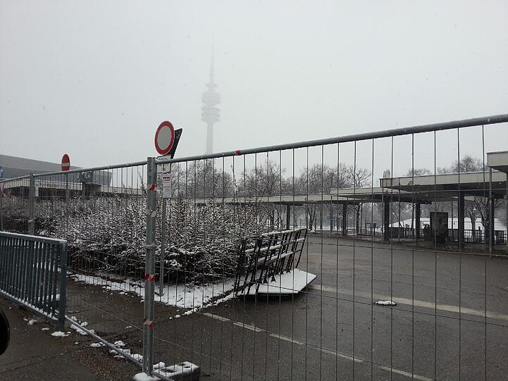 Kein schöner Empfang für Gäste, die den Olympiapark besichtigen möchten.