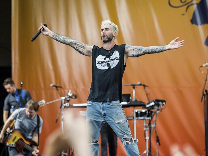 Adam Levine, Sänger von Maroon 5, auf der Bühne des New Orleans Jazz und Heritage Festivals 2017.