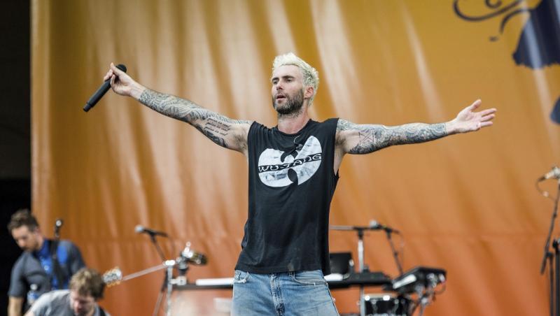 Adam Levine, Sänger von Maroon 5, auf der Bühne des New Orleans Jazz und Heritage Festivals 2017. Adam Levine, Sänger von Maroon 5, auf der Bühne des New Orleans Jazz und Heritage Festivals 2017.
