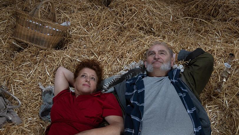 Marie (Luise Kinseher) und Karli (Sigi Zimmerschied) suchen das Glück. Marie (Luise Kinseher) und Karli (Sigi Zimmerschied) suchen das Glück.