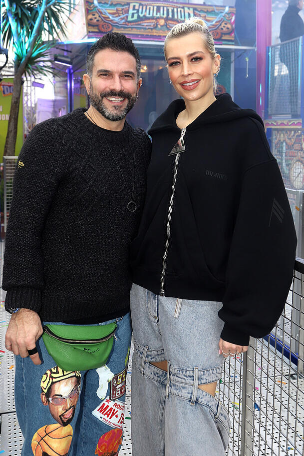 Ihre Trennung endete in einer Schlammschlacht: So vertraut wird man Marc Terenzi und Verena Kerth höchstwahrscheinlich nicht mehr sehen. Ihre Trennung endete in einer Schlammschlacht: So vertraut wird man Marc Terenzi und Verena Kerth höchstwahrscheinlich nicht mehr sehen.