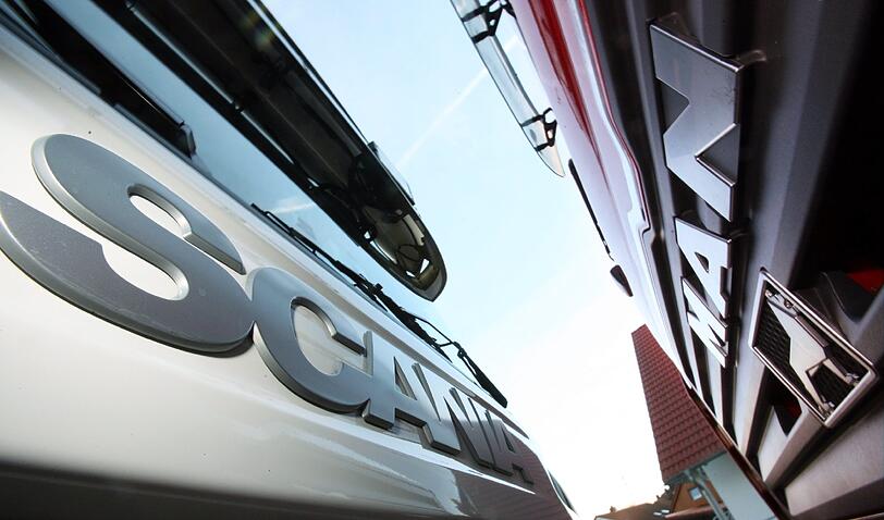 9. Mai: Nach Jahren der Debatte um ein enges Zusammenrücken der VW-Tochter Scania mit dem Münchner Lastwagenhersteller MAN macht Volkswagen überraschend Nägel mit Köpfen. Die Wolfsburger erhöhen ihren Anteil an MAN über die Marke von 30 Prozent und müssen ein Pflichtübernahmeangebot abgeben. Nach Ende der Frist teilt der Auto-Riese am 4. Juli mit, 55,9 Prozent an MAN zu halten. Nachdem die Kartellbehörden zugestimmt haben, wird das traditionsreiche Münchner Unternehmen am 9. November endgültig eine VW-Tochter.