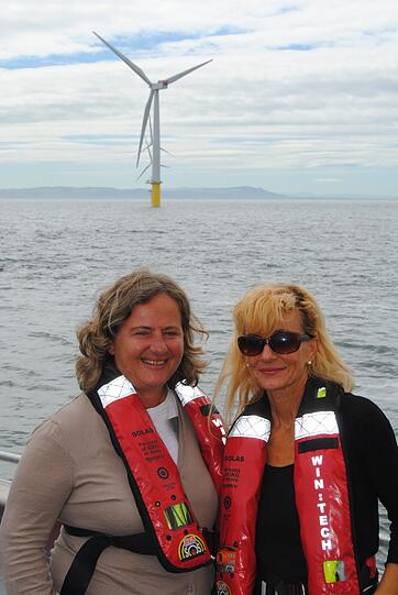 Auf zu den Windrädern: AZ-Gewinnerin Andrea Weber (rechts) mit ihrer Schwester Carolin.