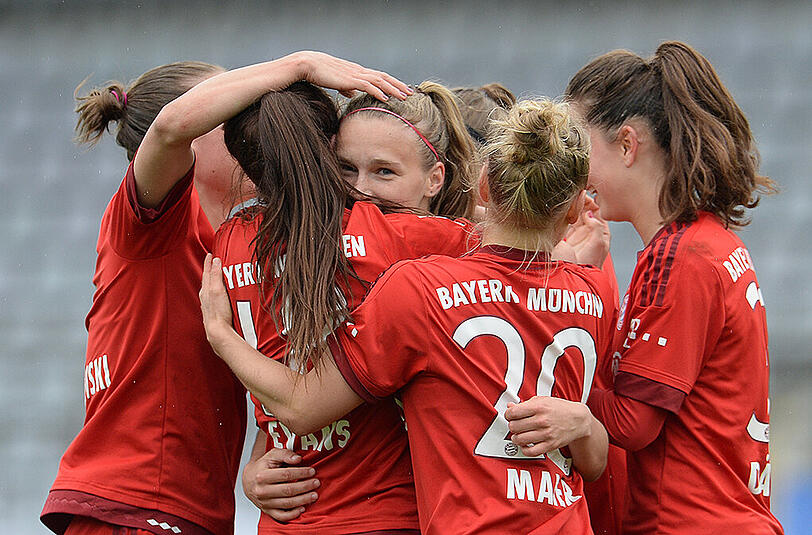 Was die Mannen um Pep Guardiola nicht gelang, schafften die Bayern-Frauen mit einem 5:0 gegen Leverkusen: Die Meisterschaft.