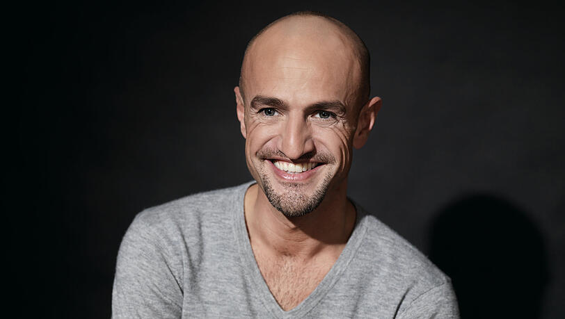 Peyman Amin stellt beim Tierheim-Sommerfest die Vermittlungshunde vor. Peyman Amin stellt beim Tierheim-Sommerfest die Vermittlungshunde vor.