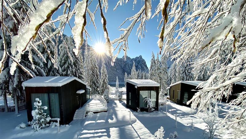 Winteridylle mit Chalets, geräumten Spazierwegen und Langlaufloipen. Winteridylle mit Chalets, geräumten Spazierwegen und Langlaufloipen.