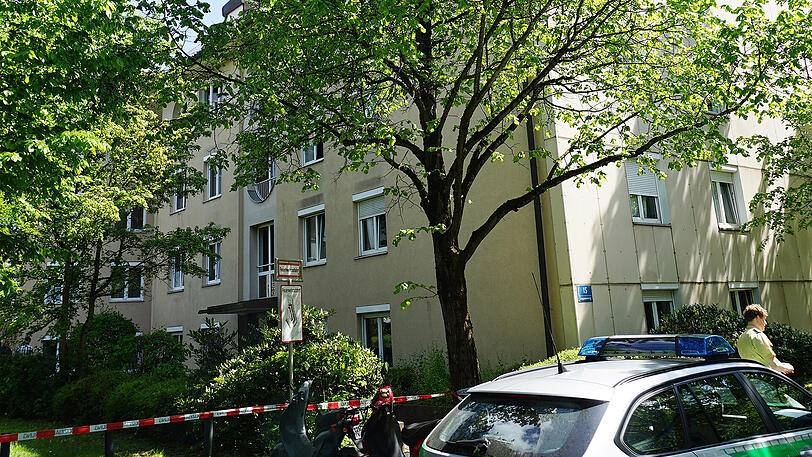 In diesem Haus in der Luganoweg in Fürstenried-West wurde nach einem Brand eine Leiche gefunden.