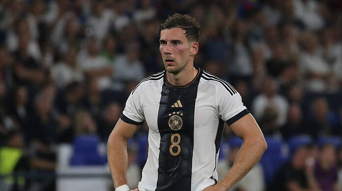 Niedergeschlagen: Bayern-Star Leon Goretzka nach der Pleite mit der DFB-Elf.