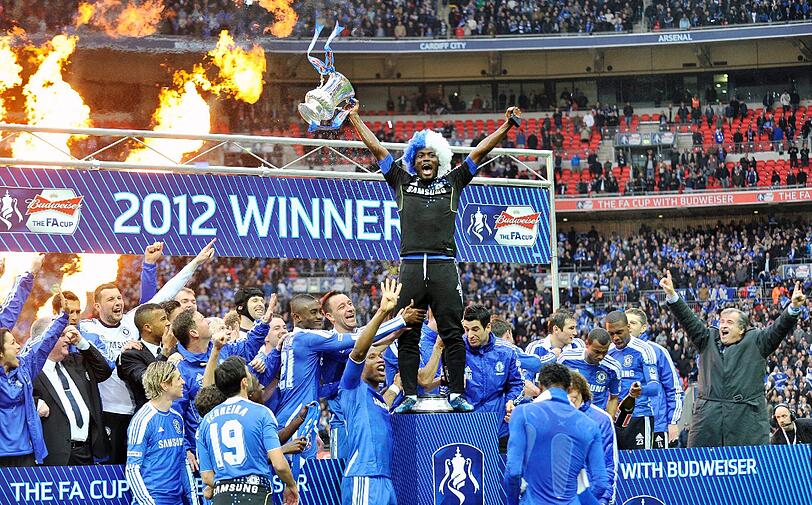 Am Samstag bejubelte der FC Chelsea seinen jüngsten Erfolg: Im FA-Cup-Finale besiegten die Blues den FC Liverpool mit 2:1.
Erfolge des Klubs: Englischer Meister 1955, 2005, 2006, 2010; FA-Cup-Sieger 1970, 1997, 2000, 2007, 2009, 2010, 2012; Uefa-Cup 1971, 1998; Europäischer Supercup 1998