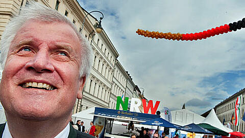 Bayerns Ministerpräsident Horst Seehofer bei der Eröffnung der "Ländermeile" zum Auftakt der Feierlichkeiten zum Tag der Deutschen Einheit.