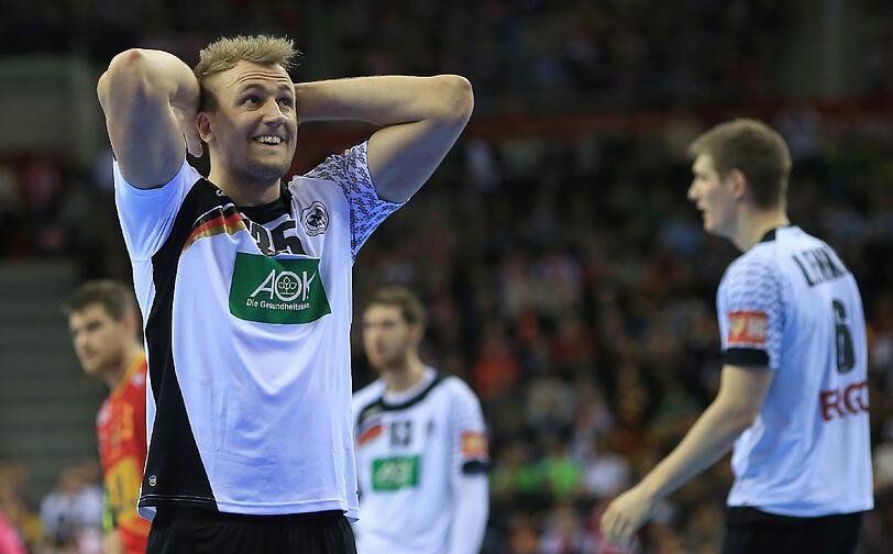 Julius Kühn (22, Rückraum links): Kam nach der Dissinger-Verletzung quasi von der Couch auf die Platte &ndash; und rockte das Turnier. Im dramatischen Halbfinale gegen Norwegen, seinem erst vierten Länderspiel, knallte Kühn in der zweiten Halbzeit fünf Bälle ziemlich emotionslos in den Kasten des Gegners &ndash; wow!	Note: 2+