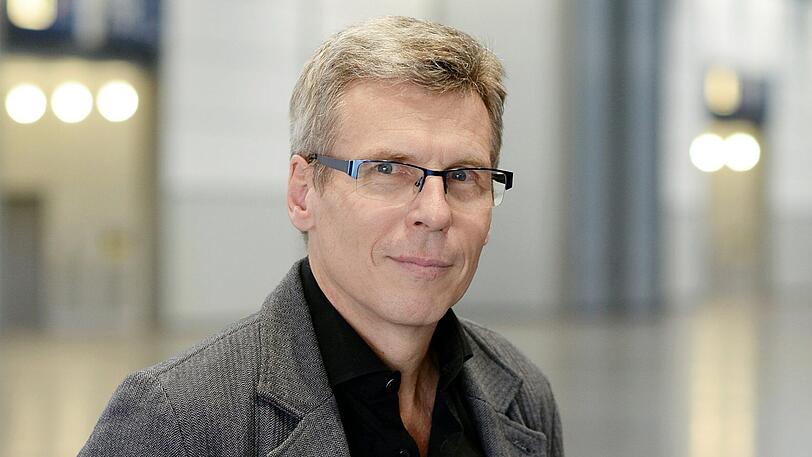 "Um die Zukunft des Lesens und des Schreibens muss uns da nicht bange sein", sagte der Sprecher der siebenköpfigen Jury, Literaturkritiker Magenau, bei der Bekanntgabe der Liste in Frankfurt.