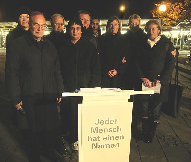 Der Bezirkausschuss organisierte zum 75. Jahrestag der  so genannten &bdquo;Reichskristallnacht&ldquo; eine Gedenkveranstaltung.