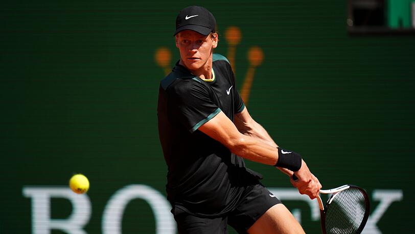 Jannik Sinner musste sich in Monte-Carlo Stefanos Tsitsipas geschlagen geben.