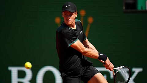 Jannik Sinner musste sich in Monte-Carlo Stefanos Tsitsipas geschlagen geben.