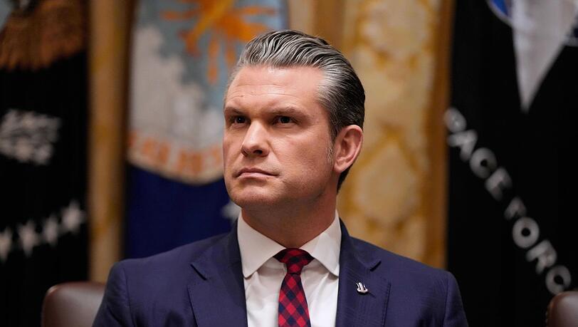 US-Verteidigungsminister Pete Hegseth informierte auf X. (Archivbild) US-Verteidigungsminister Pete Hegseth informierte auf X. (Archivbild)