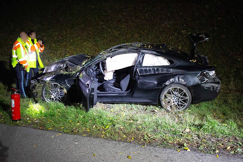 Bei einem schweren Unfall auf der A9 kam ein 22-Jähriger ums Leben.