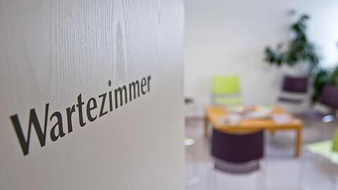 In einigen Münchner Stadtgebieten gibt es bereits Engpässe bei der hausärztlichen Versorgung. (Symbolbild)