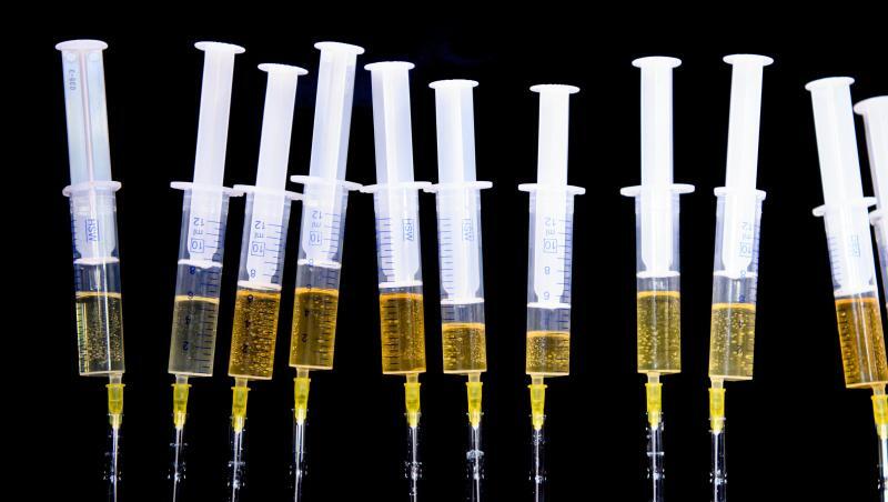 Spritzen mit Urin für die erweiterte Doping-Kontrolle.