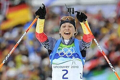 Das Siegerlächeln schon vor der Zieleinfahrt: Lena Neuner feierte am Dienstag ihremn ersten Olympiasieg. Es wird nach Meinung aller Experten nicht der letzte gewesen sein.