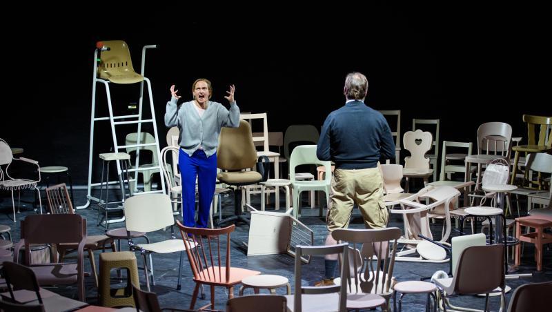 Bettina Hoppe und Oliver Kraushaar spielen in dem Stück "Mütter und Söhne" mit. Bettina Hoppe und Oliver Kraushaar spielen in dem Stück "Mütter und Söhne" mit.